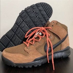 Nike SB boots